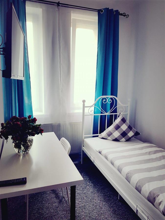 Moonriver Inn วอร์ซอ ภายนอก รูปภาพ