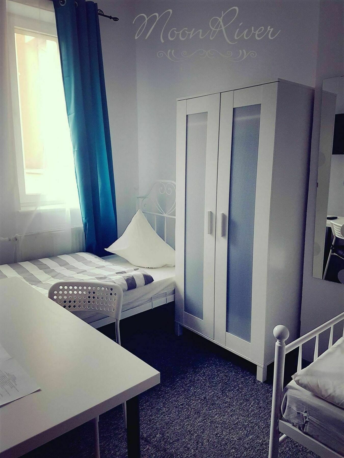 Moonriver Inn วอร์ซอ ภายนอก รูปภาพ