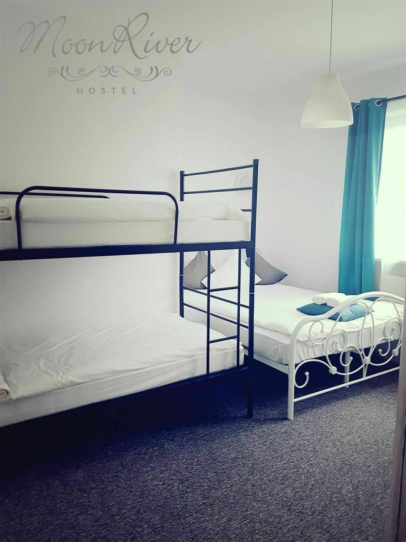 Moonriver Inn วอร์ซอ ภายนอก รูปภาพ
