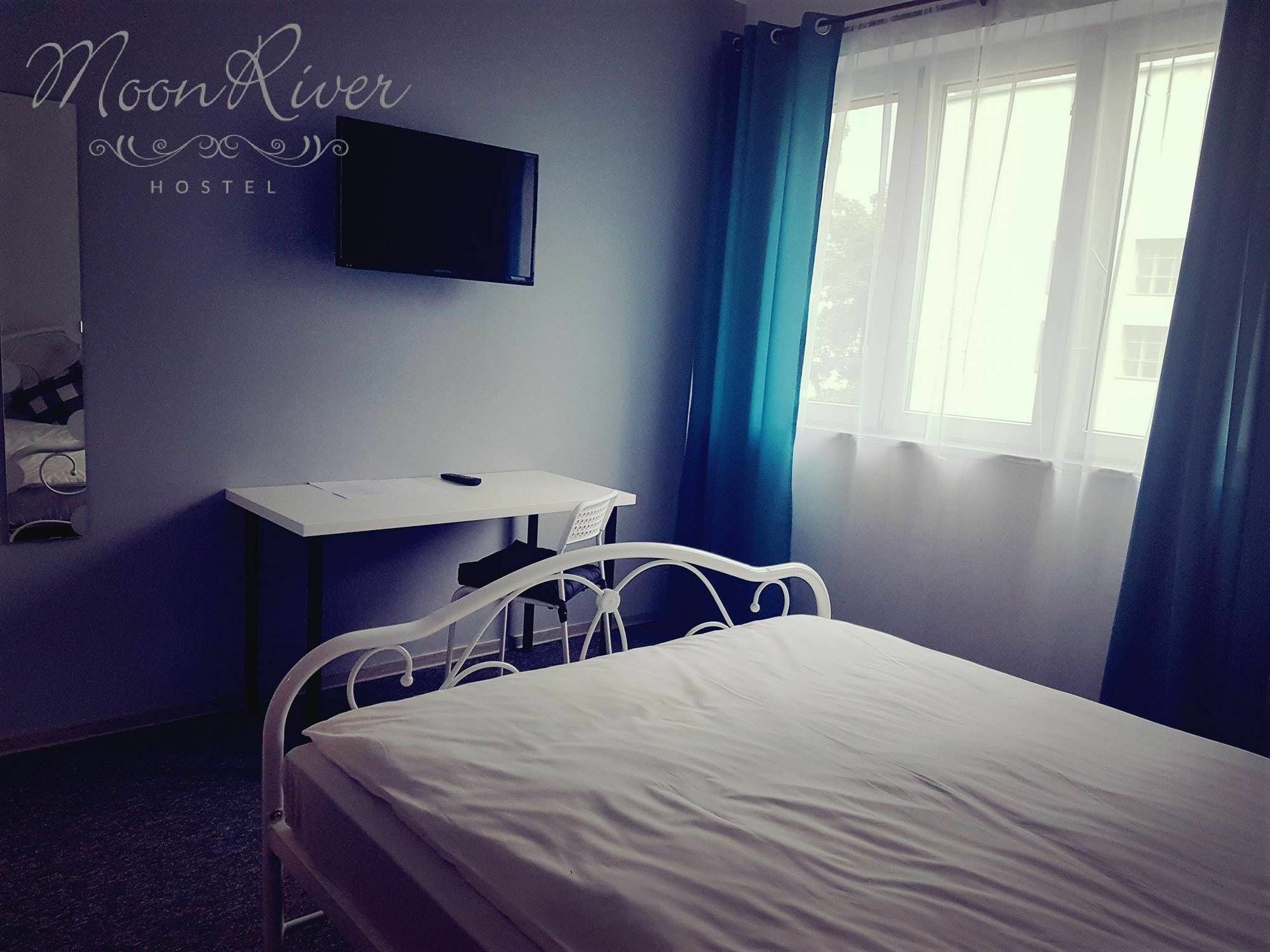 Moonriver Inn วอร์ซอ ภายนอก รูปภาพ
