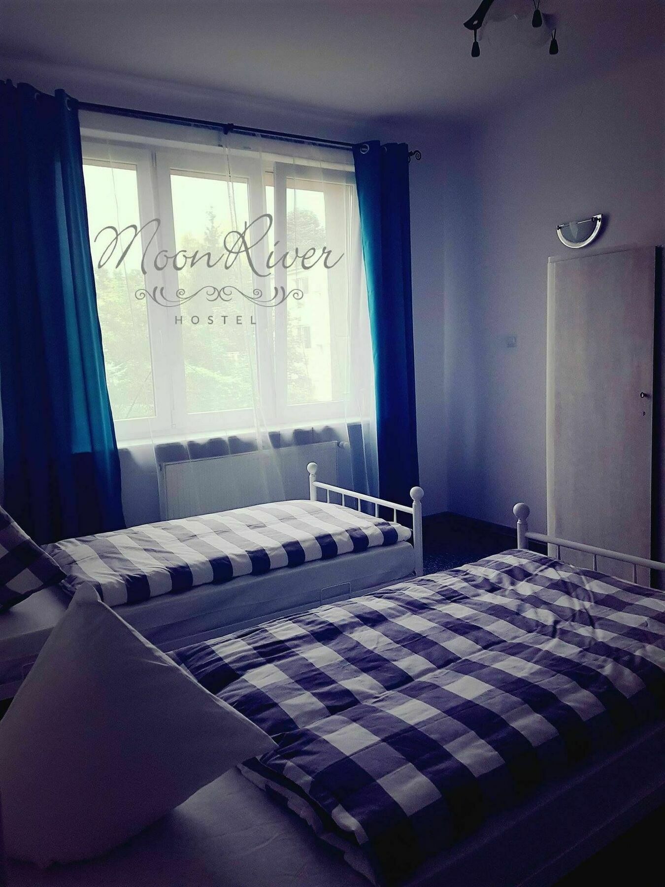 Moonriver Inn วอร์ซอ ภายนอก รูปภาพ