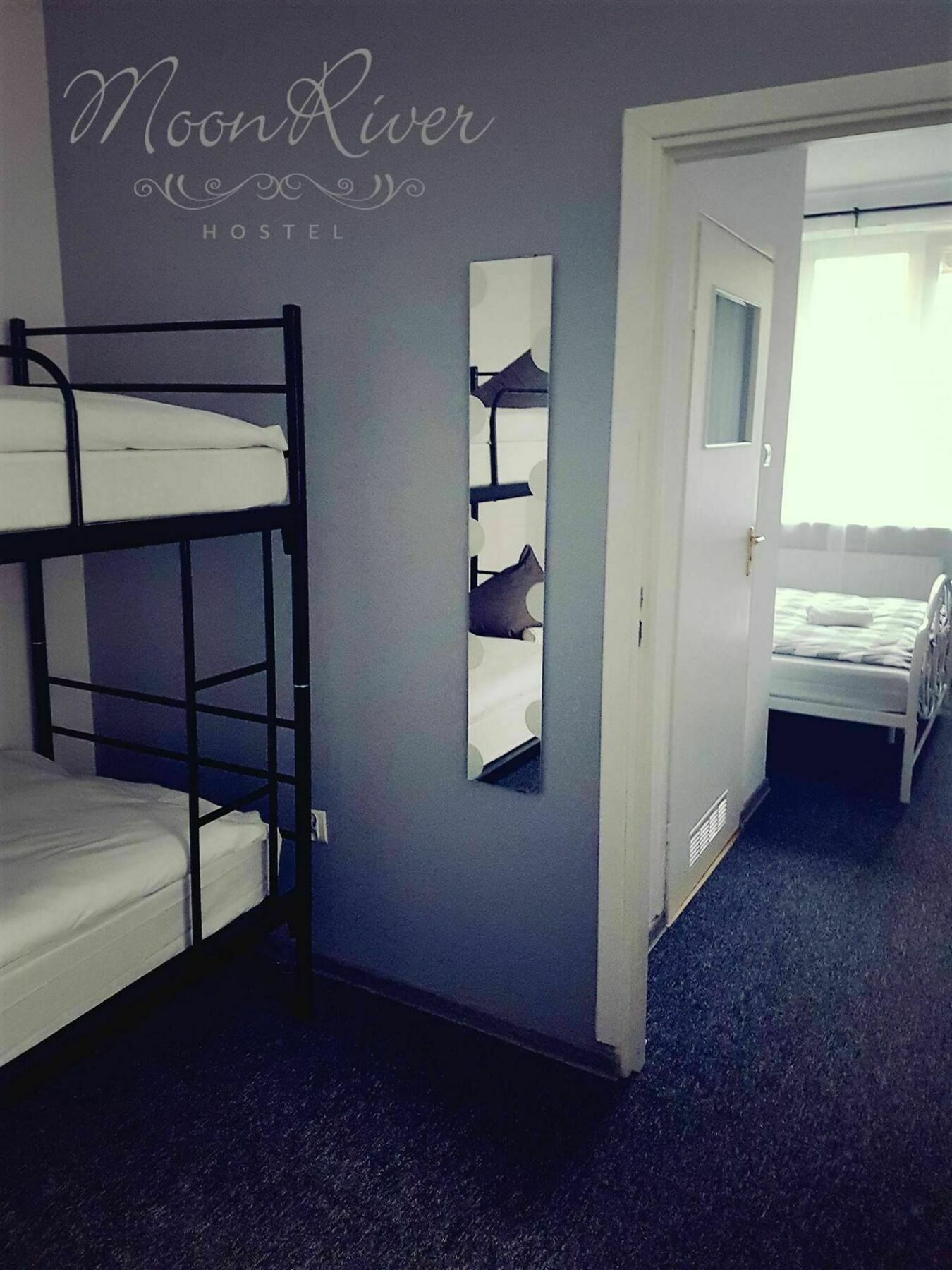 Moonriver Inn วอร์ซอ ภายนอก รูปภาพ