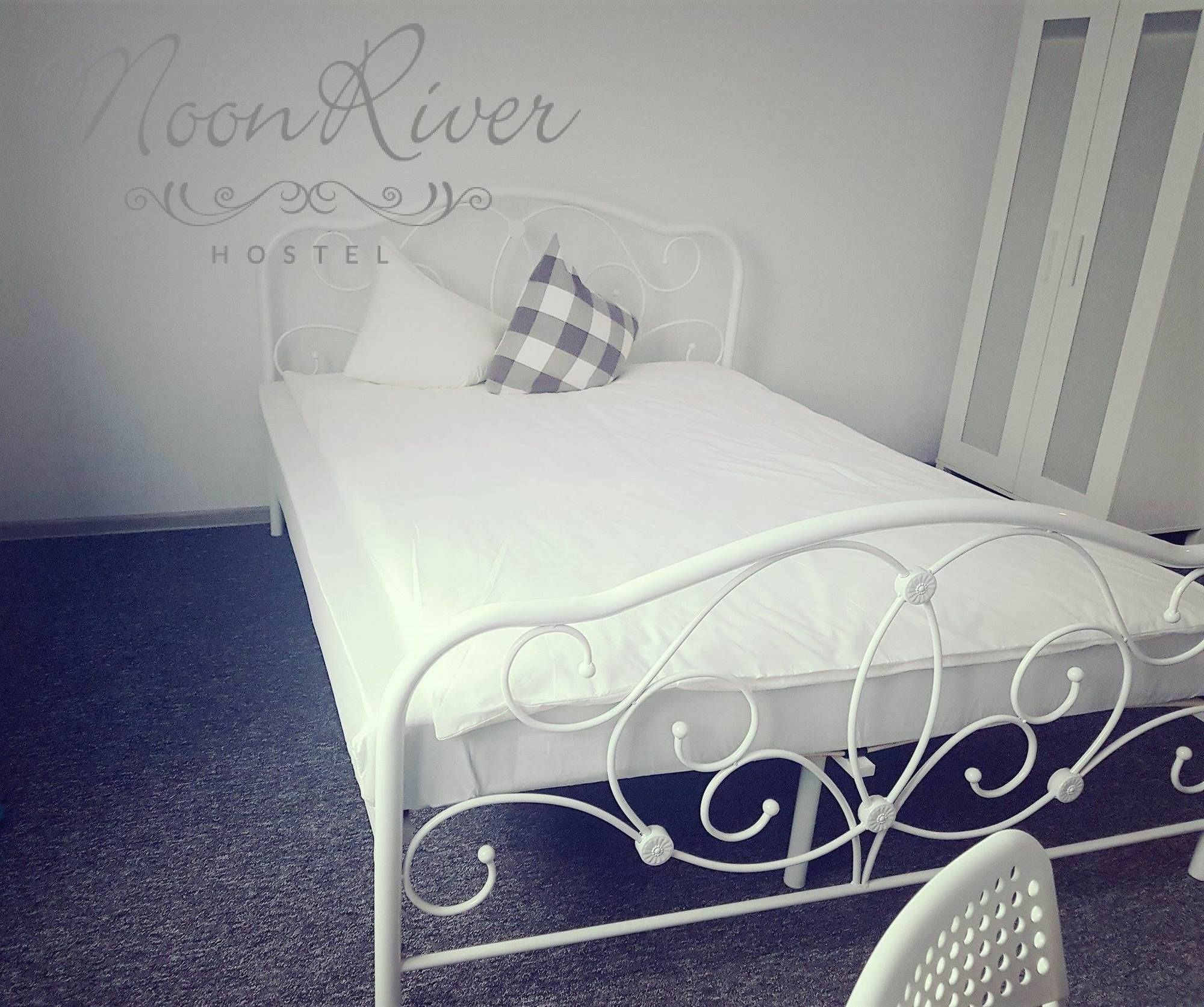 Moonriver Inn วอร์ซอ ภายนอก รูปภาพ